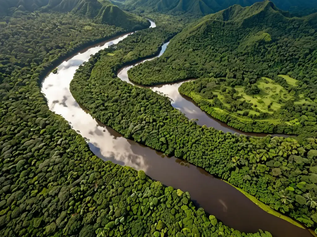 Vista aérea impresionante de la exuberante selva amazónica en Ecuador, con ríos serpenteantes y la mística Cueva de los Tayos en Ecuador
